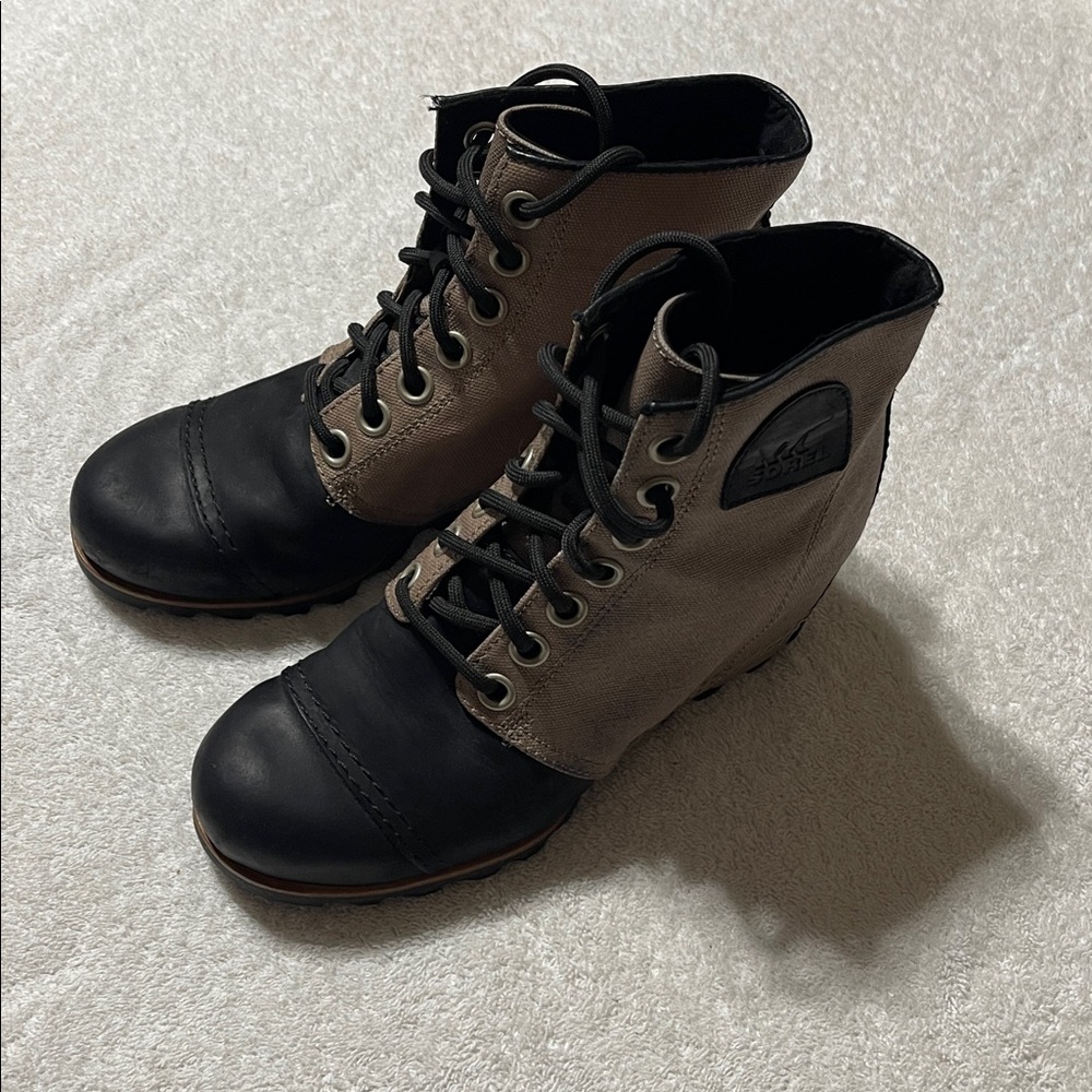 Sorel PDX wedge boots Size 7.5 excellent shape